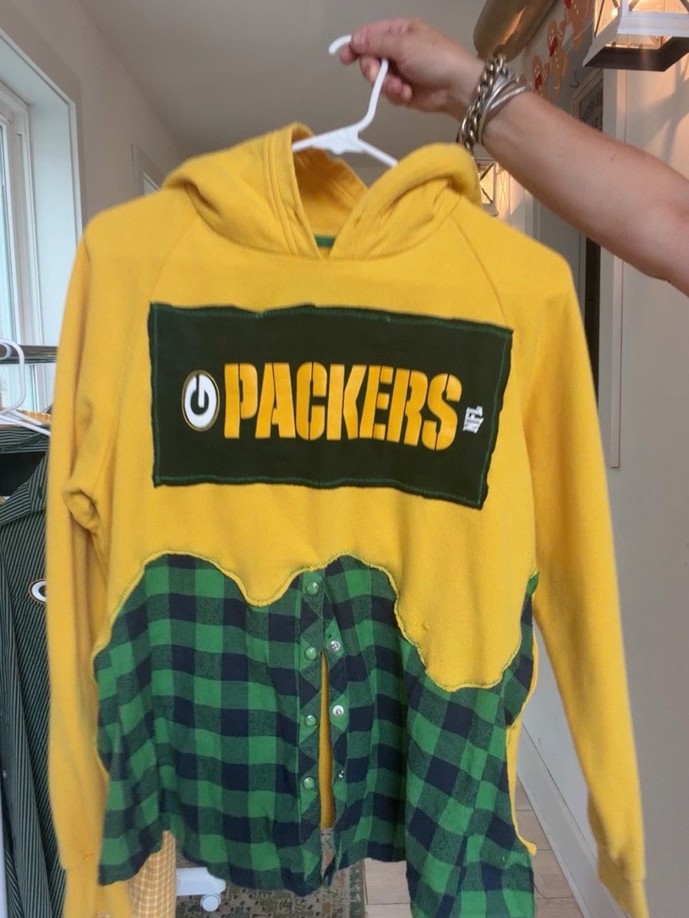 Green Bay Yellow & Green Women’s Hoodie & Flannel